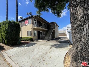 Building Photo - 7419 Woodley Ave