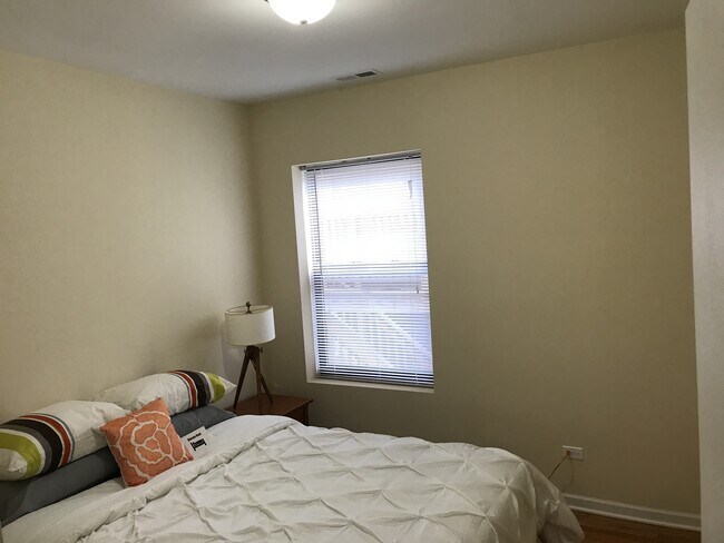 Foto del edificio - 4750 N Sacramento Ave
