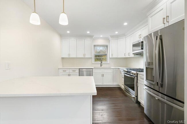 Building Photo - 18 Park Ave