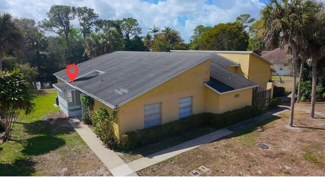 Building Photo - 202 Sparrow Dr