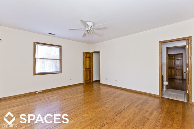 Building Photo - 3733 N Janssen Ave