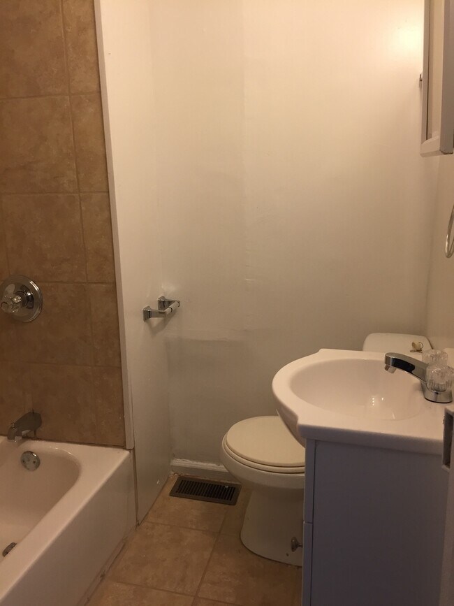 Foto del edificio - 5 Bedroom in York City SD