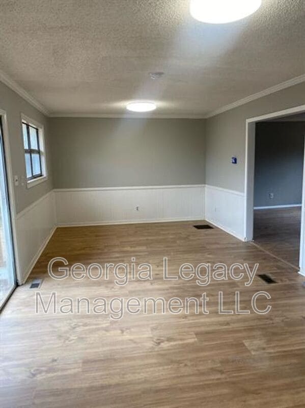 Building Photo - 53 Banks Dr