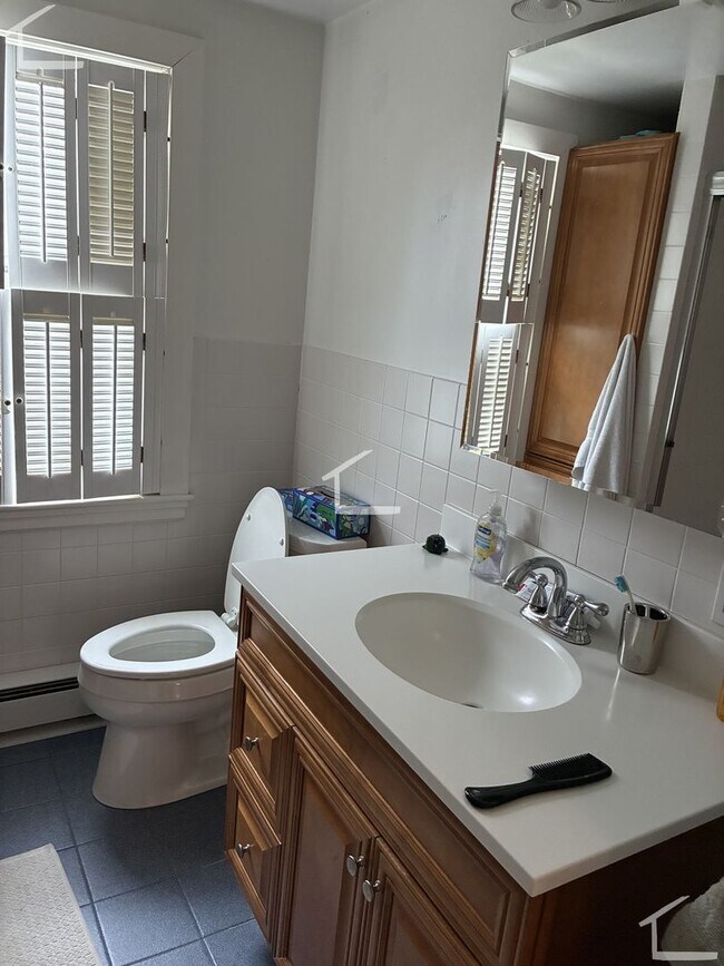 Photo - Large single family in Newton House