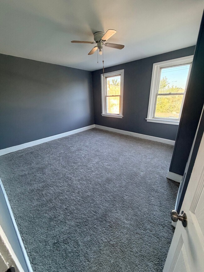 Foto del edificio - 6132 Glenmore Ave