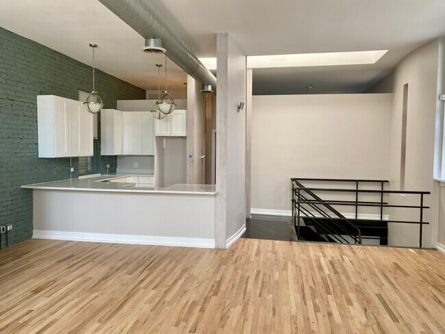 New Kitchen - 1734 W Cortland St Apartments