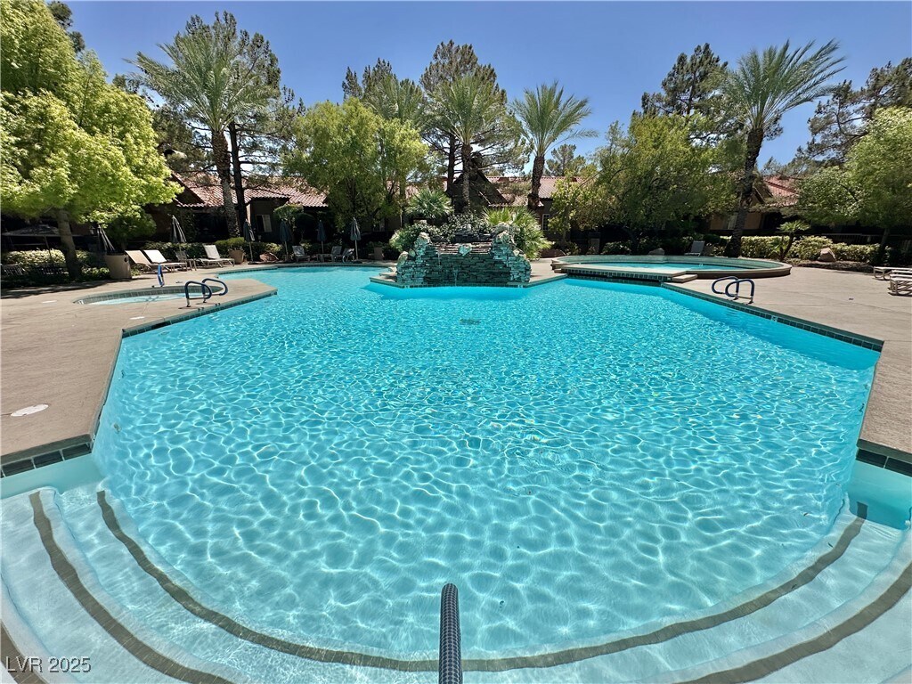 Foto principal - 2200 S Fort Apache Rd