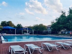 Building Photo - 614 Woodgate Cir