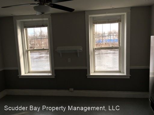 Building Photo - 104-108 River St