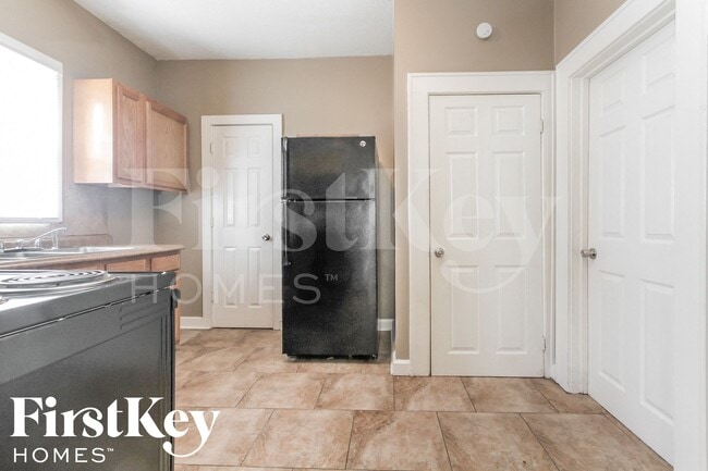 Building Photo - 2160 S Emerson Ave