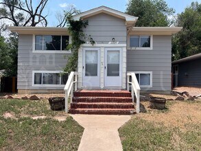Building Photo - 2224 Cooper Ave