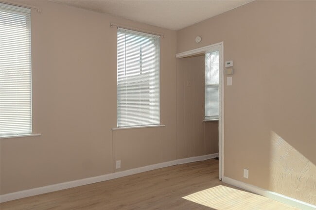 Foto del edificio - 3723 Wisconsin Ave