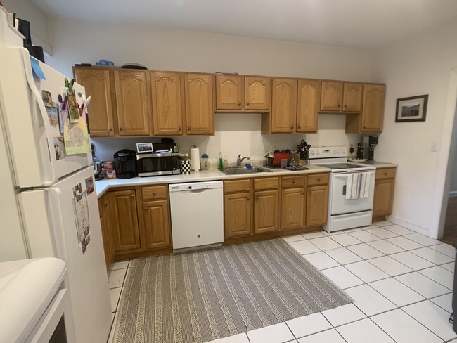 Building Photo - 20 Dean Rd