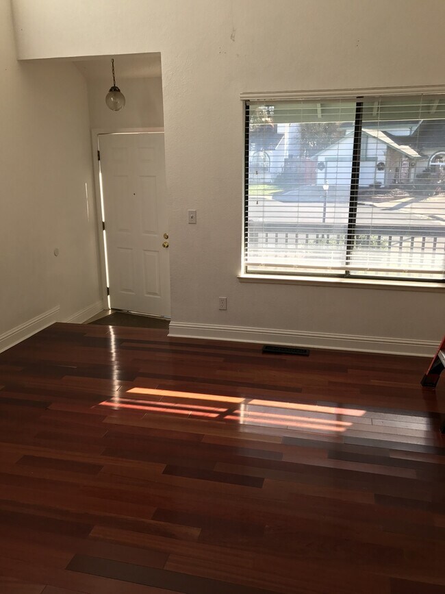 Foto del edificio - Beautiful 3 Bedroom Home in Desirable M Section Available Soon!