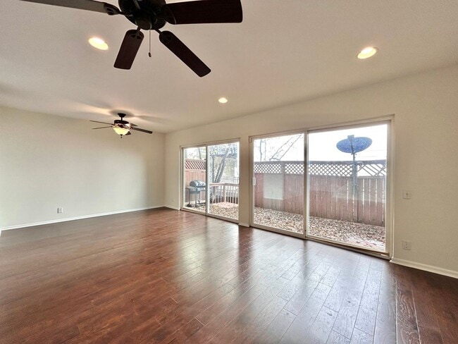 Building Photo - Stunning 2-bedroom, 2.5-bathroom