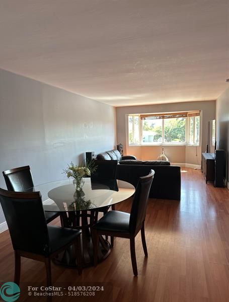 Foto del edificio - 840 Pine Dr