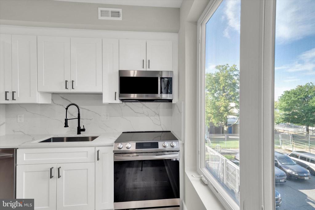 Foto principal - 1915 Benning Rd NE