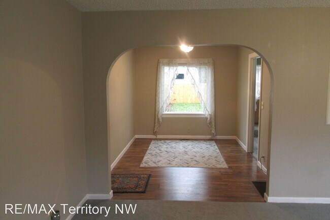Building Photo - 2 br, 1 bath House - 1324 E. Fairhaven Avenue