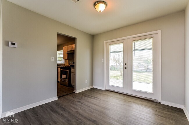 Building Photo - 1102 Orwell Ave