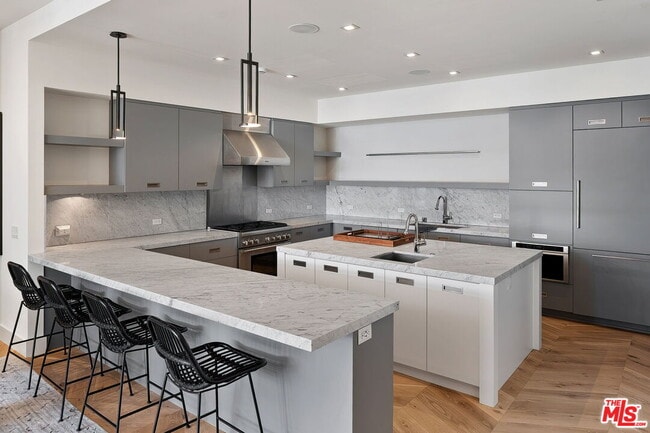 Foto del edificio - 17351 Sunset Blvd