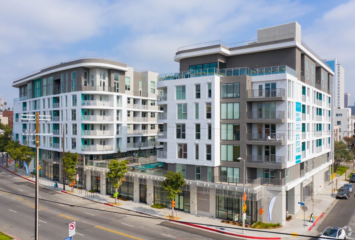 Nova Apartments on Wilshire Apartments in Los Angeles, CA Westside