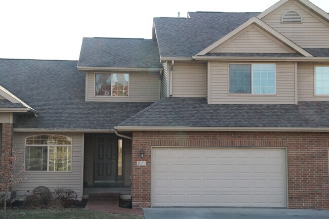 Foto del edificio - 233 Woodfield Court