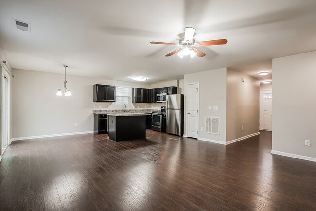 Building Photo - 281 Fieldspar Ln