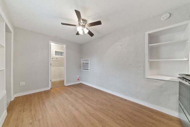 Building Photo - 226 Belmont D San Antonio TX 78202