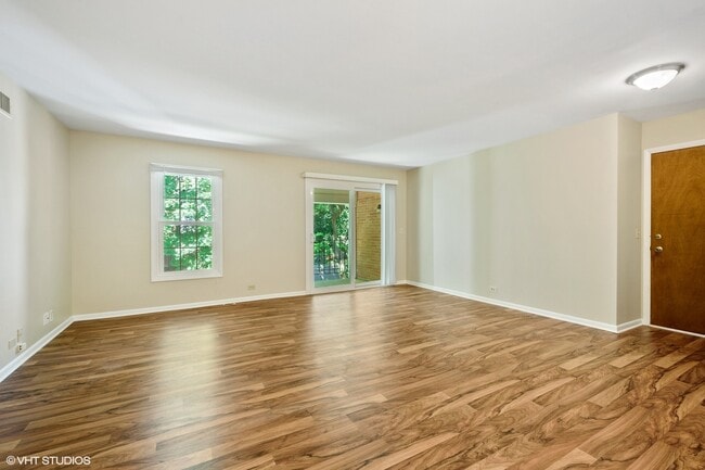 Building Photo - 520 Shorely Dr