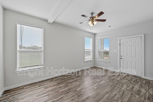 Foto del edificio - 3413 Valley Vista Dr
