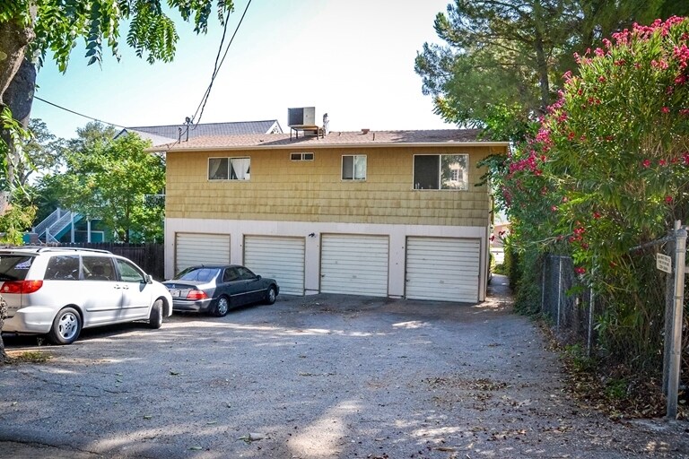 Building Photo - 1025 Vine St