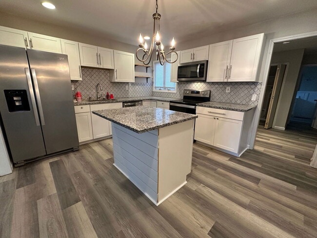 Foto del edificio - 319 Joy Dr