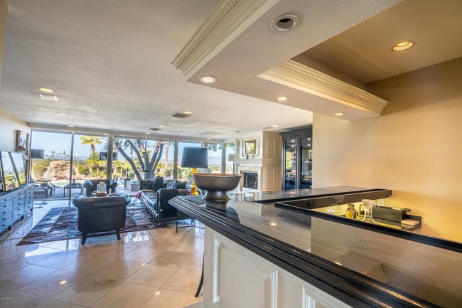 Building Photo - 6235 E Quartz Mountain Rd