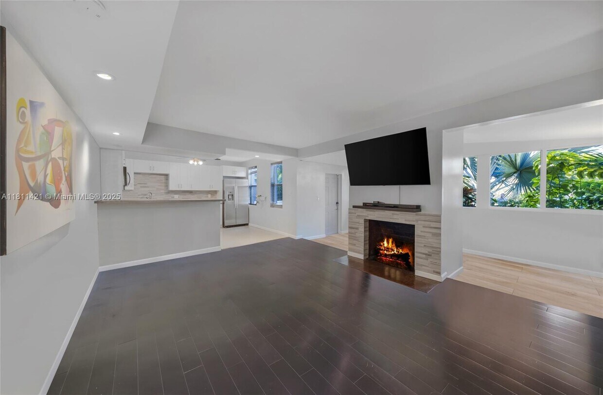 Foto principal - 12125 NE 5th Ave