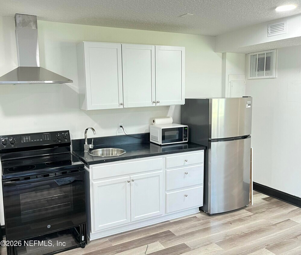 Foto del edificio - 6126 Atlantic Blvd