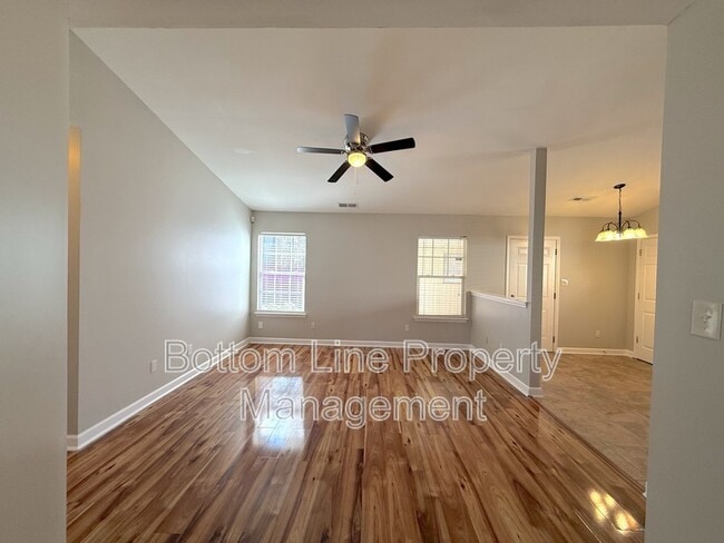 Foto del edificio - 511 Kingville Dr