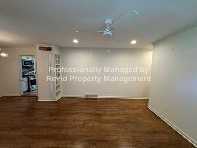 Foto del edificio - Updated 3 bedroom 2 bathroom home in Colon...