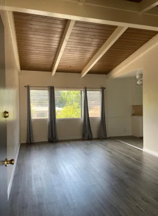 Foto del edificio - 3935 Don Tomaso Dr