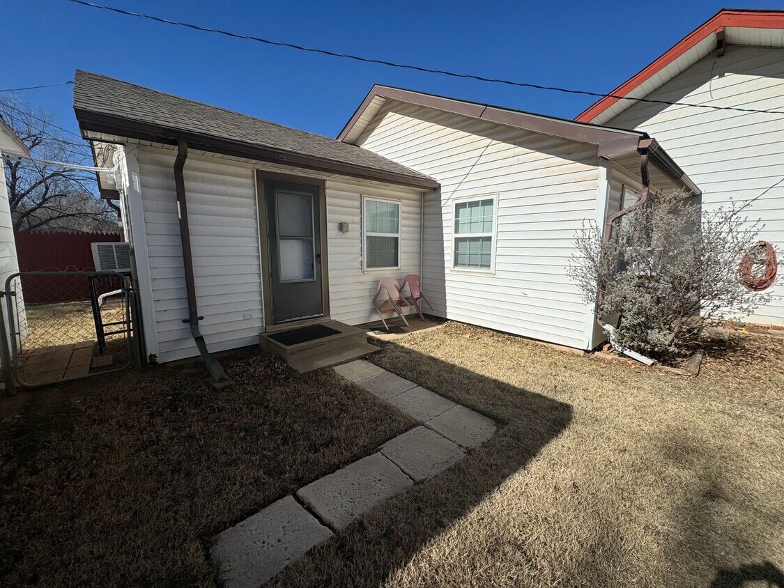 Cute 1 bedroom back house! House Rental in Lubbock, TX