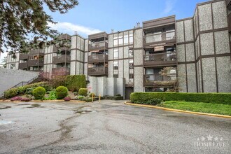 Building Photo - 9682-9134 134 St