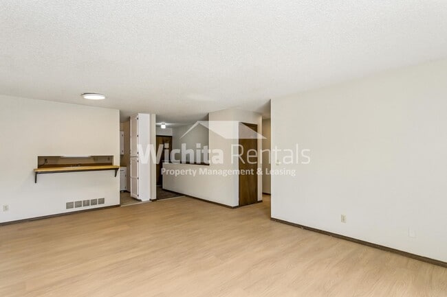 Foto del edificio - 2337 N Rutland Ct
