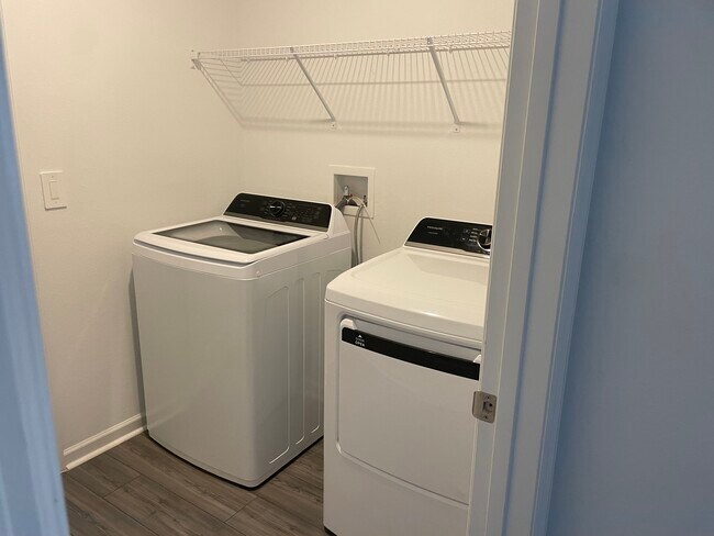 Foto del edificio - 3154 NE 36th Pl