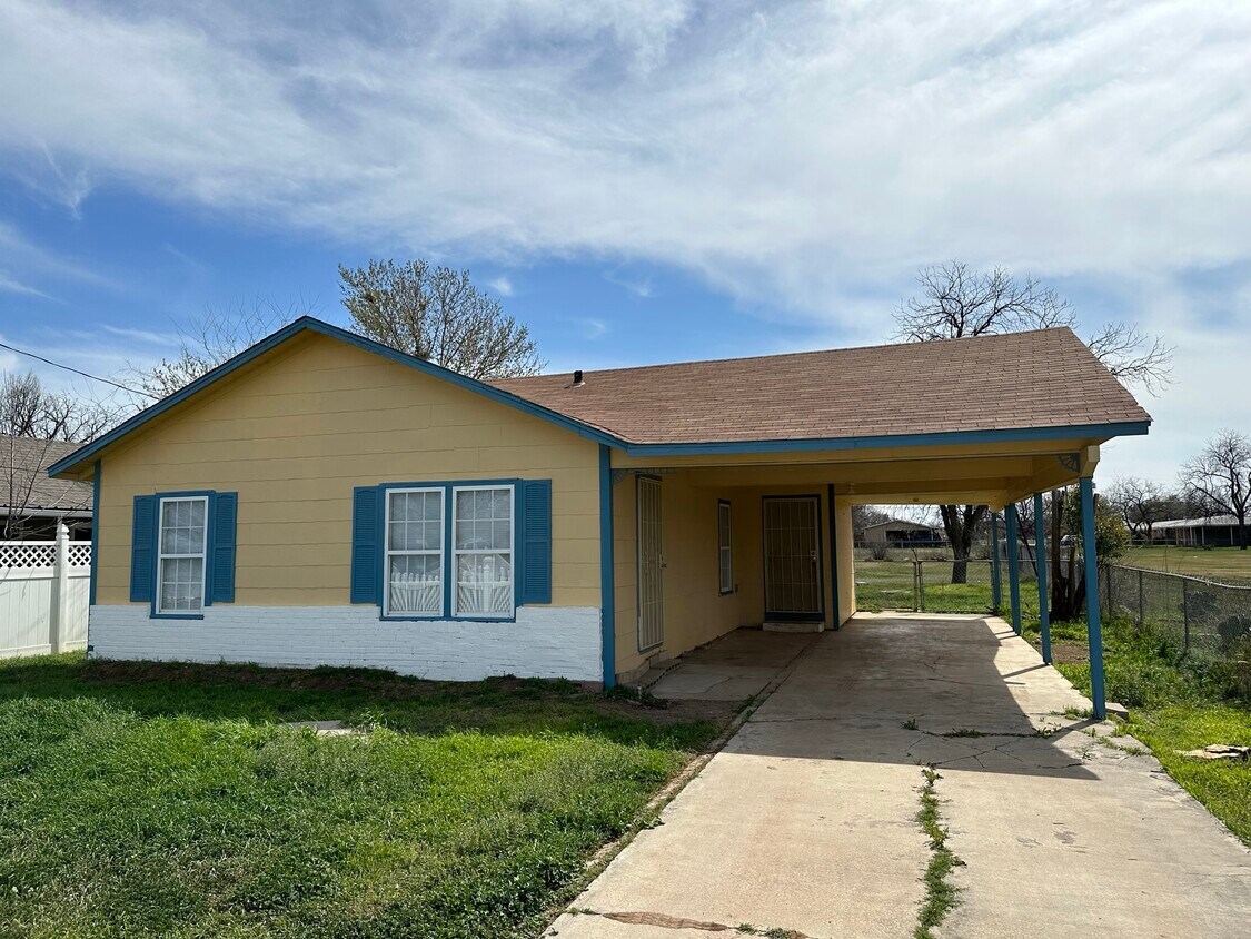 Primary Photo - 615 Era Ave