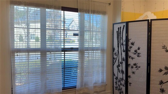 Foto del edificio - 6940 Rocking Horse Ln