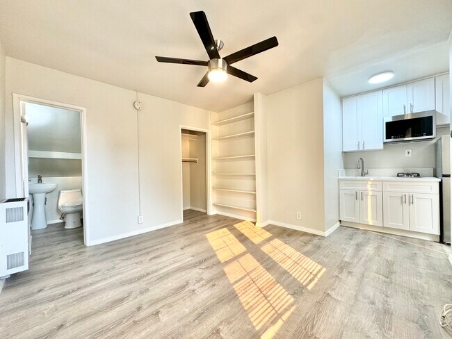 Foto del edificio - 858 N La Fayette Park Pl