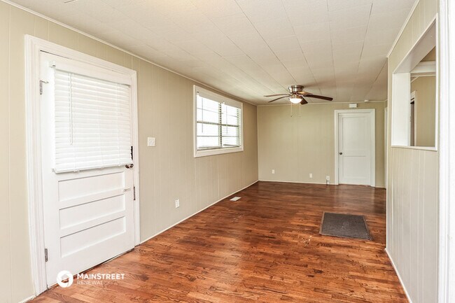 Building Photo - 3130 Ashwood Rd