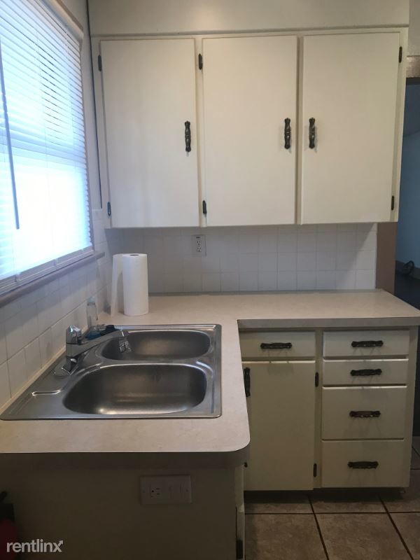 Foto del edificio - 1 br, 1 bath Apartment - 1221 Longwood Ave