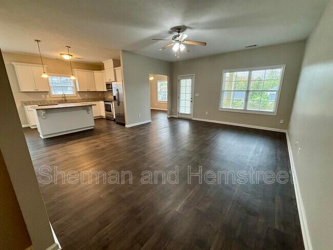 Foto del edificio - 4017 Pensacola Way