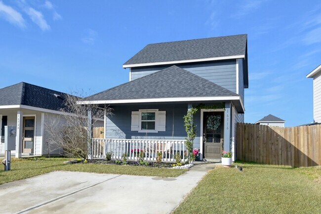 Building Photo - 16516 Jasmine Marie Pl