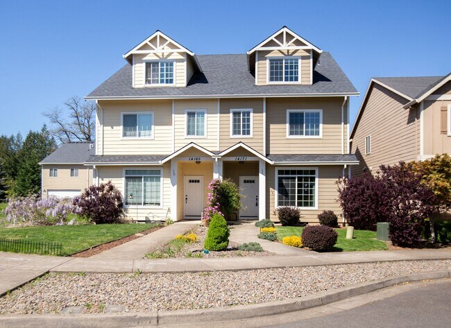 Building Photo - 4 Bedroom Oregon City with Large Bonus Roo...